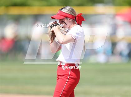 Thumbnail 2 in Mountain Ridge vs. Spanish Fork (UHSAA 5A Final) photogallery.