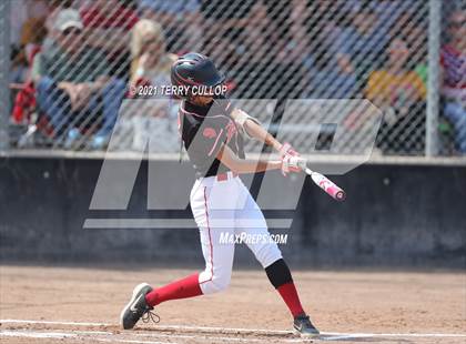 Thumbnail 1 in Mountain Ridge vs. Spanish Fork (UHSAA 5A Final) photogallery.