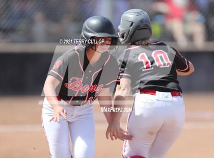 Thumbnail 1 in Mountain Ridge vs. Spanish Fork (UHSAA 5A Final) photogallery.