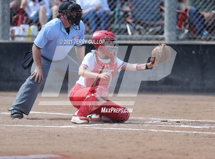 Thumbnail 2 in Mountain Ridge vs. Spanish Fork (UHSAA 5A Final) photogallery.