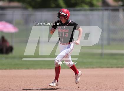Thumbnail 2 in Mountain Ridge vs. Spanish Fork (UHSAA 5A Final) photogallery.