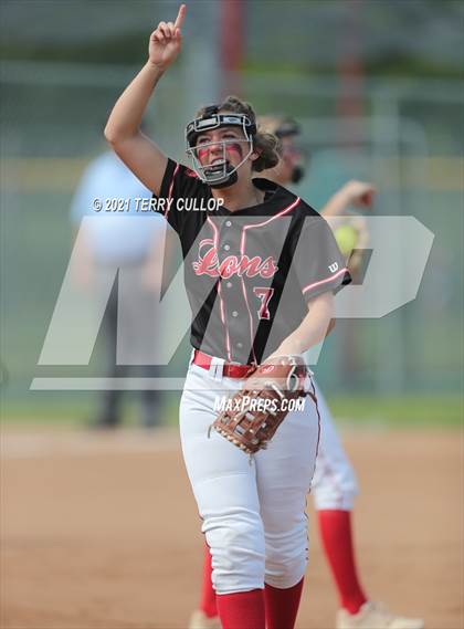 Thumbnail 3 in Mountain Ridge vs. Spanish Fork (UHSAA 5A Final) photogallery.