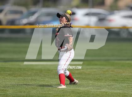 Thumbnail 3 in Mountain Ridge vs. Spanish Fork (UHSAA 5A Final) photogallery.