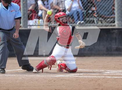 Thumbnail 3 in Mountain Ridge vs. Spanish Fork (UHSAA 5A Final) photogallery.