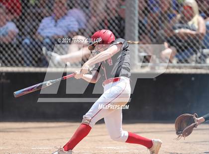 Thumbnail 2 in Mountain Ridge vs. Spanish Fork (UHSAA 5A Final) photogallery.