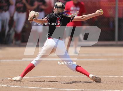 Thumbnail 3 in Mountain Ridge vs. Spanish Fork (UHSAA 5A Final) photogallery.