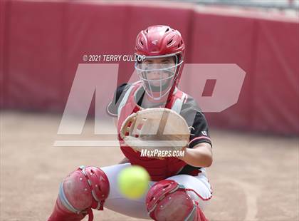 Thumbnail 2 in Mountain Ridge vs. Spanish Fork (UHSAA 5A Final) photogallery.