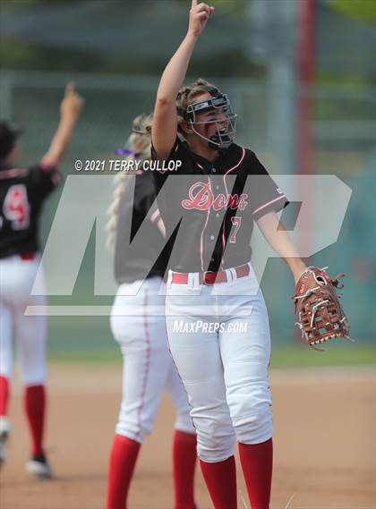 Thumbnail 2 in Mountain Ridge vs. Spanish Fork (UHSAA 5A Final) photogallery.