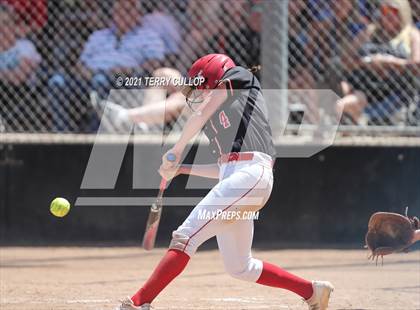 Thumbnail 1 in Mountain Ridge vs. Spanish Fork (UHSAA 5A Final) photogallery.