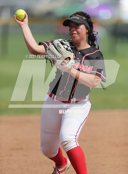 Thumbnail 1 in Mountain Ridge vs. Spanish Fork (UHSAA 5A Final) photogallery.