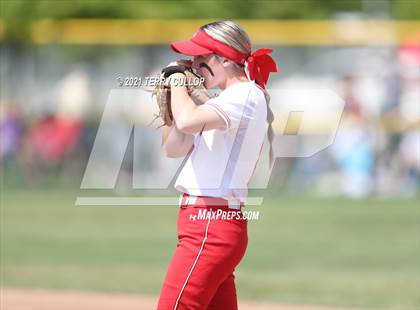Thumbnail 3 in Mountain Ridge vs. Spanish Fork (UHSAA 5A Final) photogallery.
