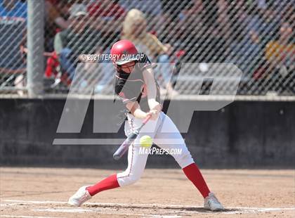 Thumbnail 2 in Mountain Ridge vs. Spanish Fork (UHSAA 5A Final) photogallery.