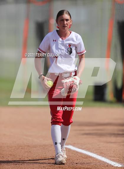 Thumbnail 2 in Mountain Ridge vs. Spanish Fork (UHSAA 5A Final) photogallery.