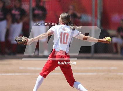 Thumbnail 1 in Mountain Ridge vs. Spanish Fork (UHSAA 5A Final) photogallery.