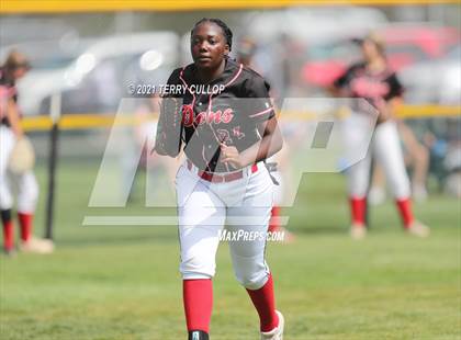 Thumbnail 1 in Mountain Ridge vs. Spanish Fork (UHSAA 5A Final) photogallery.
