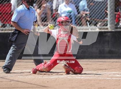 Thumbnail 2 in Mountain Ridge vs. Spanish Fork (UHSAA 5A Final) photogallery.
