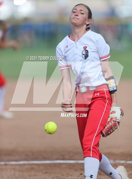 Thumbnail 3 in Mountain Ridge vs. Spanish Fork (UHSAA 5A Final) photogallery.
