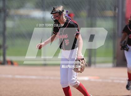 Thumbnail 1 in Mountain Ridge vs. Spanish Fork (UHSAA 5A Final) photogallery.