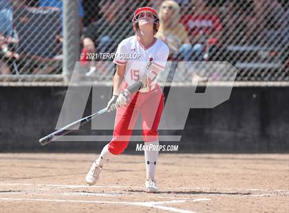 Thumbnail 2 in Mountain Ridge vs. Spanish Fork (UHSAA 5A Final) photogallery.