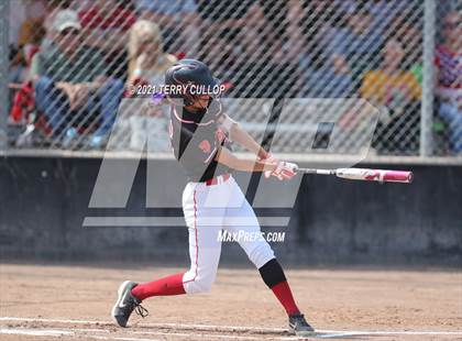 Thumbnail 2 in Mountain Ridge vs. Spanish Fork (UHSAA 5A Final) photogallery.