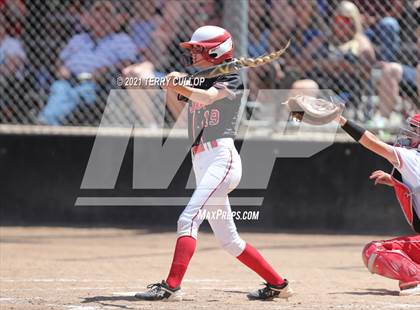 Thumbnail 3 in Mountain Ridge vs. Spanish Fork (UHSAA 5A Final) photogallery.
