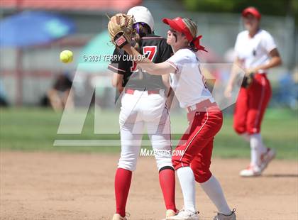 Thumbnail 3 in Mountain Ridge vs. Spanish Fork (UHSAA 5A Final) photogallery.