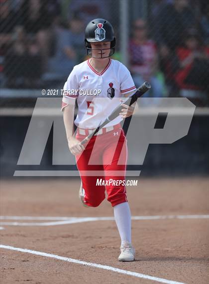 Thumbnail 2 in Mountain Ridge vs. Spanish Fork (UHSAA 5A Final) photogallery.