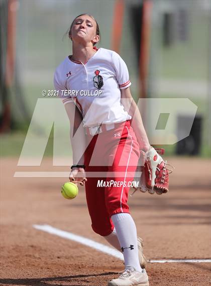 Thumbnail 1 in Mountain Ridge vs. Spanish Fork (UHSAA 5A Final) photogallery.