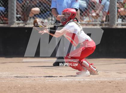 Thumbnail 2 in Mountain Ridge vs. Spanish Fork (UHSAA 5A Final) photogallery.
