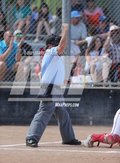 Thumbnail 1 in Mountain Ridge vs. Spanish Fork (UHSAA 5A Final) photogallery.