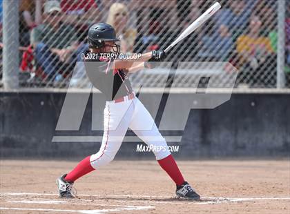 Thumbnail 1 in Mountain Ridge vs. Spanish Fork (UHSAA 5A Final) photogallery.