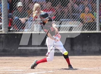 Thumbnail 2 in Mountain Ridge vs. Spanish Fork (UHSAA 5A Final) photogallery.