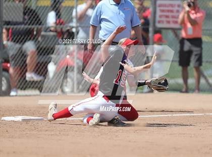Thumbnail 1 in Mountain Ridge vs. Spanish Fork (UHSAA 5A Final) photogallery.