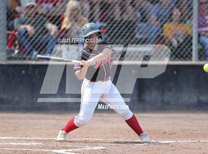 Thumbnail 2 in Mountain Ridge vs. Spanish Fork (UHSAA 5A Final) photogallery.