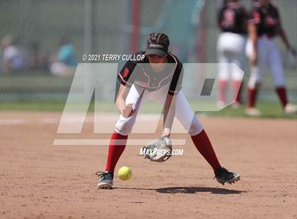 Thumbnail 2 in Mountain Ridge vs. Spanish Fork (UHSAA 5A Final) photogallery.
