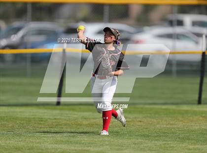 Thumbnail 1 in Mountain Ridge vs. Spanish Fork (UHSAA 5A Final) photogallery.