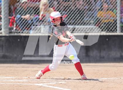 Thumbnail 1 in Mountain Ridge vs. Spanish Fork (UHSAA 5A Final) photogallery.