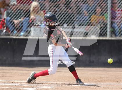 Thumbnail 2 in Mountain Ridge vs. Spanish Fork (UHSAA 5A Final) photogallery.