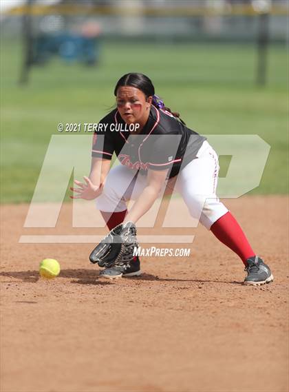 Thumbnail 3 in Mountain Ridge vs. Spanish Fork (UHSAA 5A Final) photogallery.