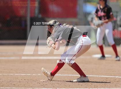 Thumbnail 2 in Mountain Ridge vs. Spanish Fork (UHSAA 5A Final) photogallery.