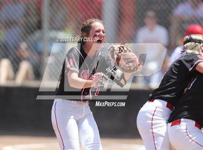 Thumbnail 1 in Mountain Ridge vs. Spanish Fork (UHSAA 5A Final) photogallery.