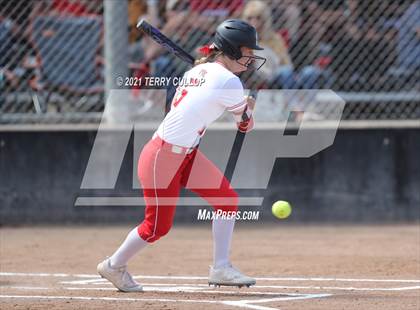 Thumbnail 2 in Mountain Ridge vs. Spanish Fork (UHSAA 5A Final) photogallery.
