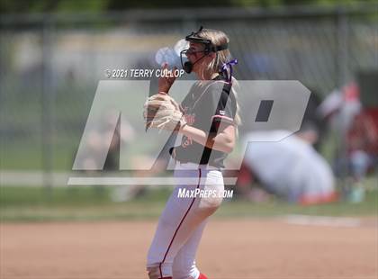 Thumbnail 2 in Mountain Ridge vs. Spanish Fork (UHSAA 5A Final) photogallery.