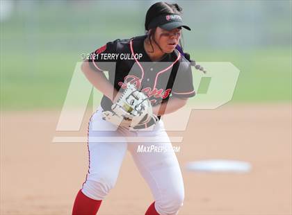 Thumbnail 2 in Mountain Ridge vs. Spanish Fork (UHSAA 5A Final) photogallery.