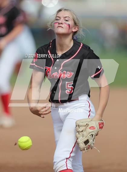Thumbnail 3 in Mountain Ridge vs. Spanish Fork (UHSAA 5A Final) photogallery.