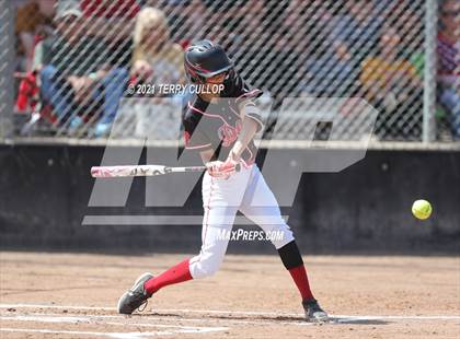 Thumbnail 1 in Mountain Ridge vs. Spanish Fork (UHSAA 5A Final) photogallery.