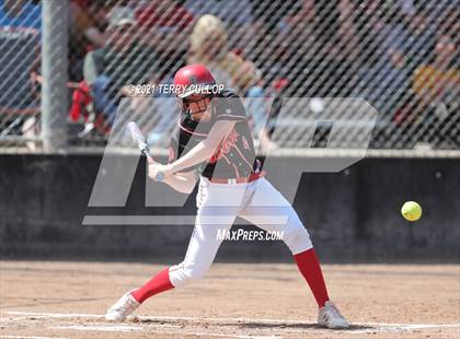Thumbnail 1 in Mountain Ridge vs. Spanish Fork (UHSAA 5A Final) photogallery.