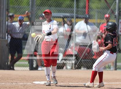 Thumbnail 1 in Mountain Ridge vs. Spanish Fork (UHSAA 5A Final) photogallery.