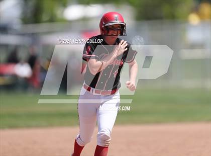 Thumbnail 3 in Mountain Ridge vs. Spanish Fork (UHSAA 5A Final) photogallery.