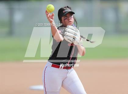 Thumbnail 3 in Mountain Ridge vs. Spanish Fork (UHSAA 5A Final) photogallery.